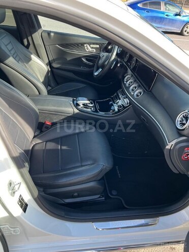 Mercedes E 220 d-17