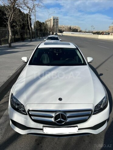 Mercedes E 220 d-4
