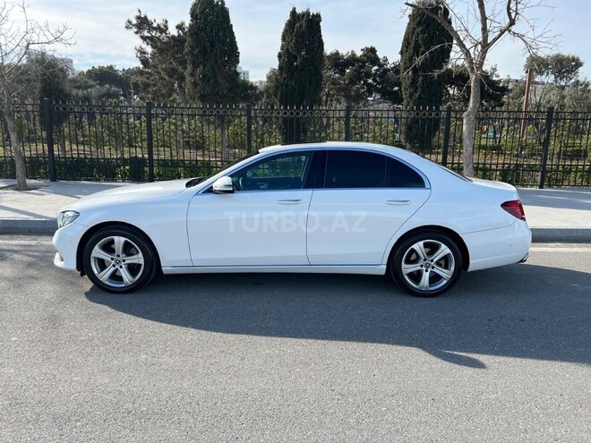 Mercedes E 220 d-5