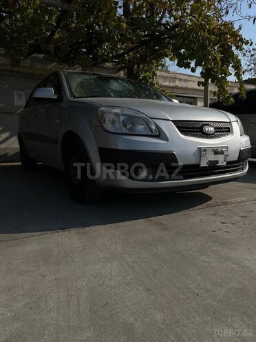 Kia Rio-1