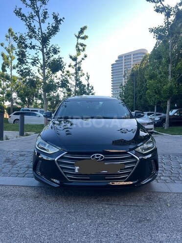Hyundai Elantra-3