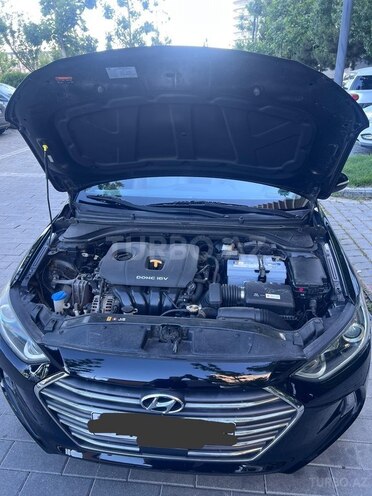 Hyundai Elantra-4