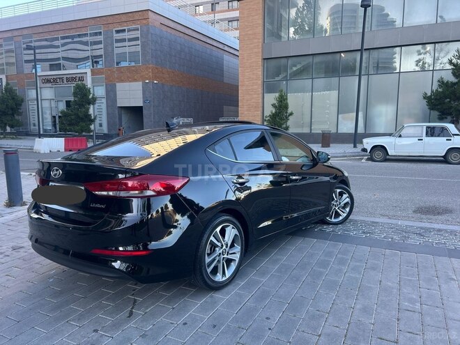Hyundai Elantra-9