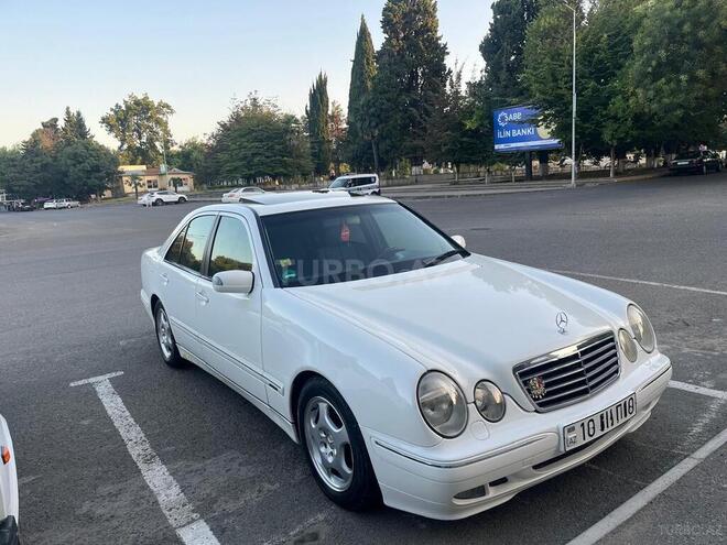 Mercedes E 200-2