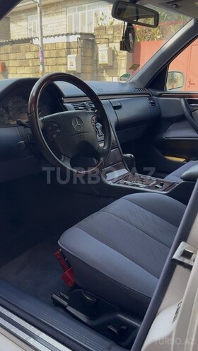 Mercedes E 200-16
