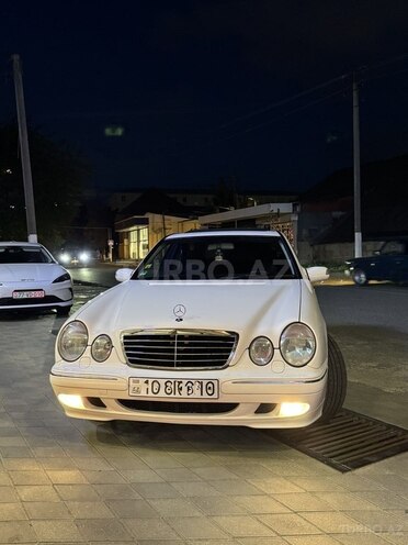 Mercedes E 200-5