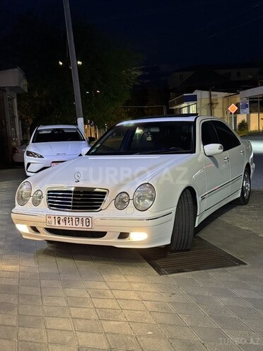 Mercedes E 200-4