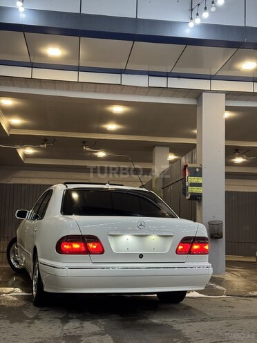 Mercedes E 200-12