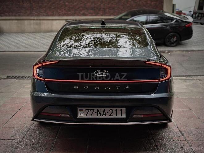 Hyundai Sonata-4