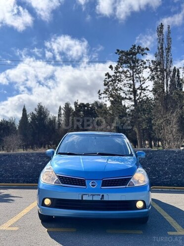 Nissan Tiida-1
