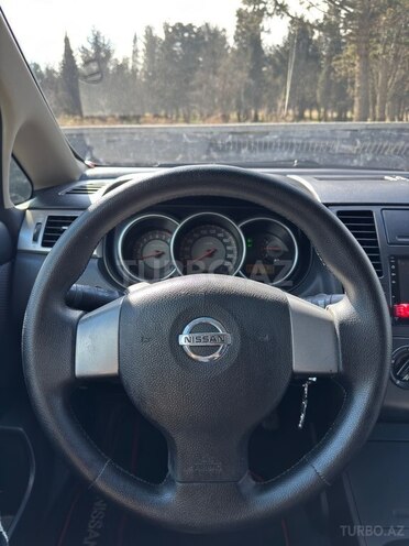 Nissan Tiida-8