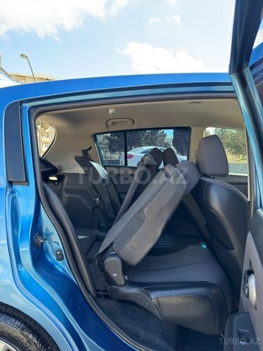 Nissan Tiida-12