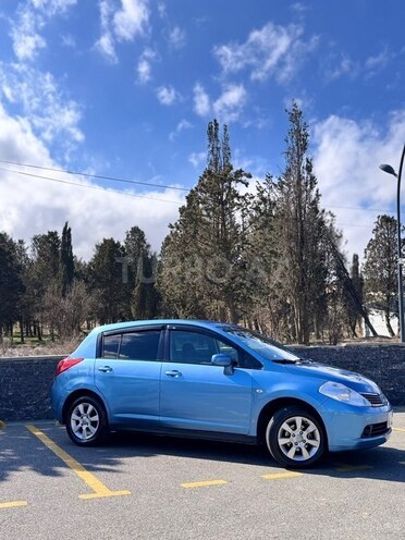 Nissan Tiida-5