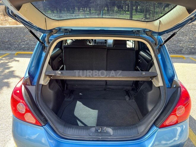 Nissan Tiida-13