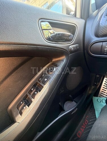 Kia Cerato-11