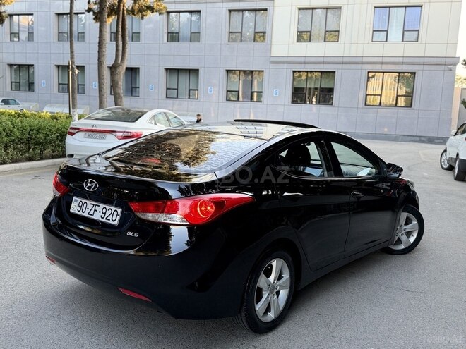 Hyundai Elantra-7