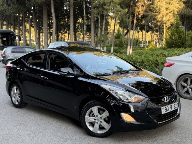 Hyundai Elantra-2