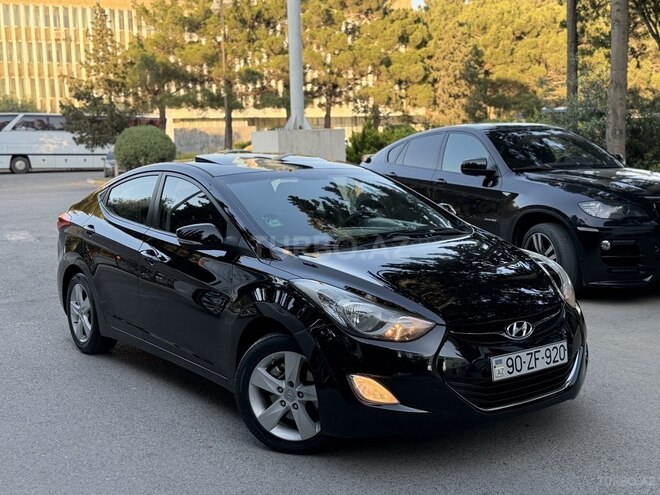 Hyundai Elantra-3