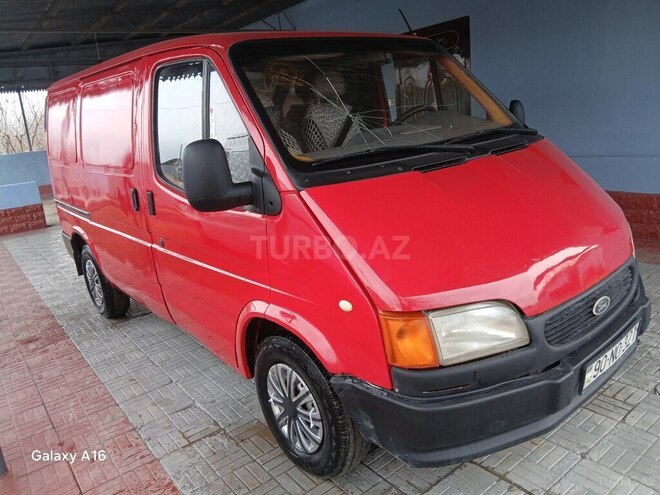 Ford Transit-4