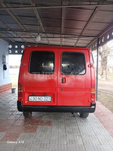 Ford Transit-8