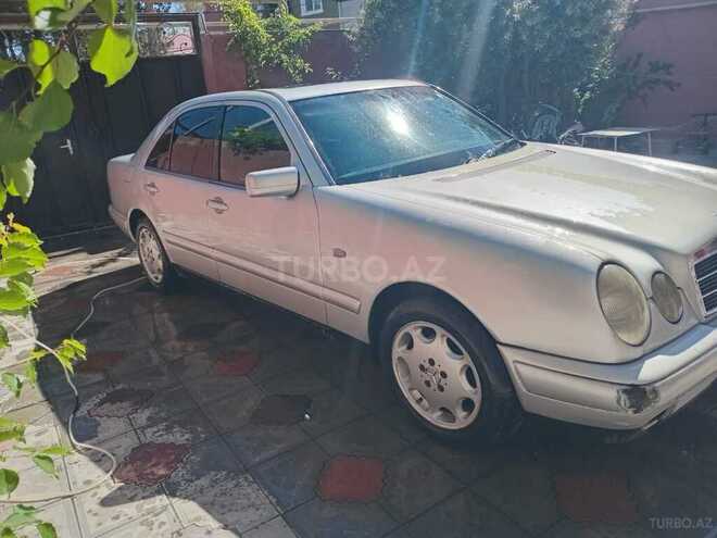 Mercedes E 220-9
