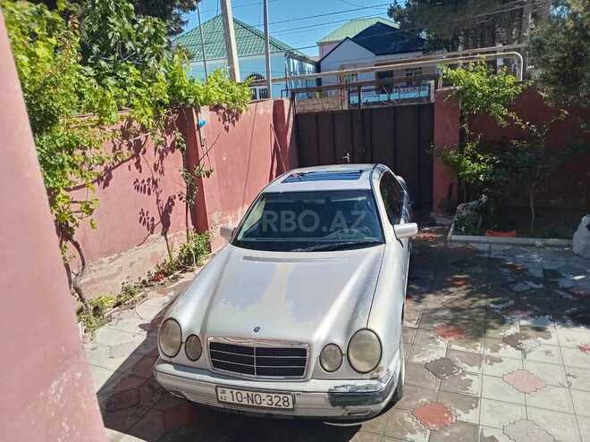Mercedes E 220-2