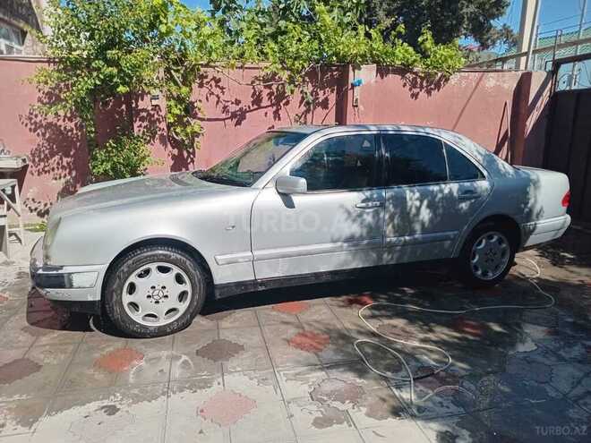 Mercedes E 220-5