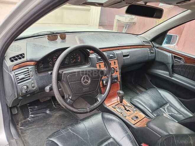 Mercedes E 220-8