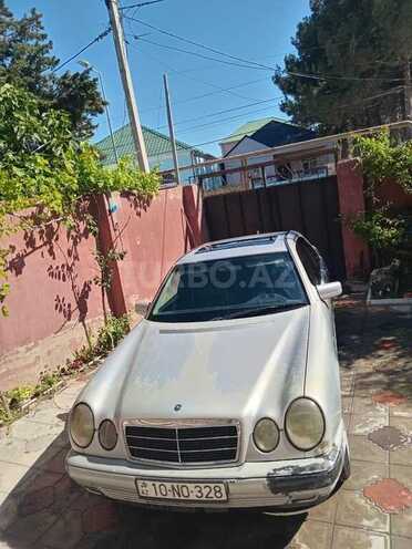 Mercedes E 220-10