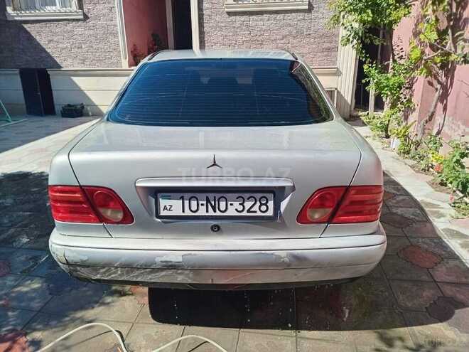 Mercedes E 220-4