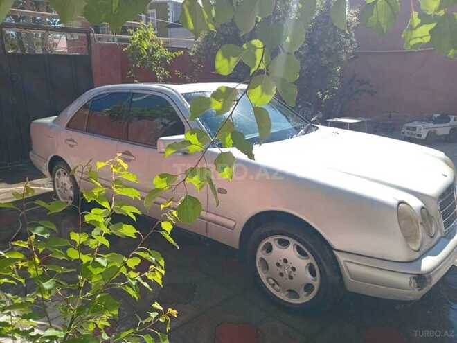 Mercedes E 220-6