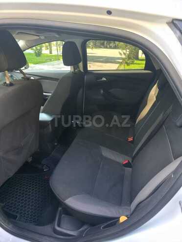 Ford Focus-8