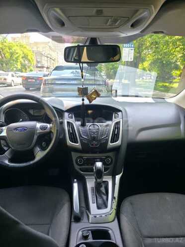 Ford Focus-7