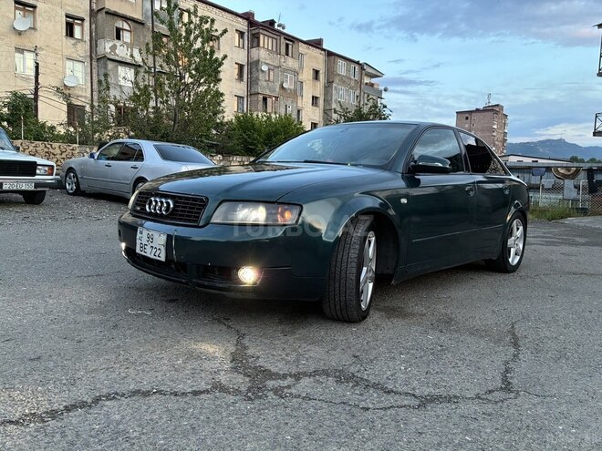 Audi A4-2