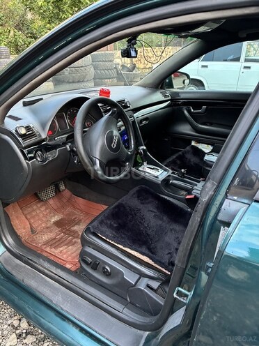 Audi A4-9