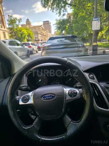 Ford Focus-9