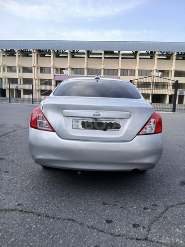 Nissan Sunny-2
