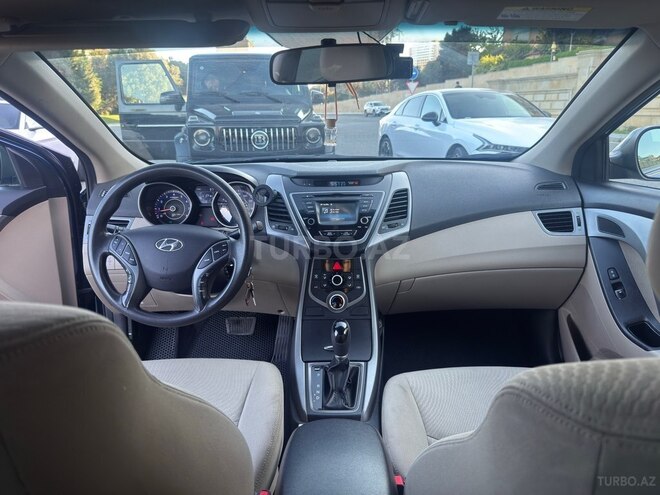 Hyundai Elantra-9