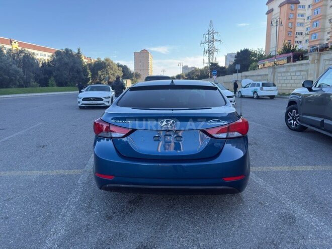 Hyundai Elantra-6