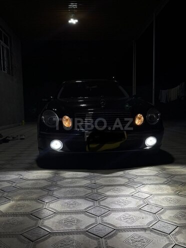 Mercedes E 240-5