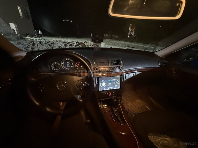 Mercedes E 240-6