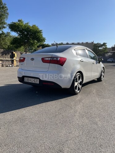 Kia Rio-4