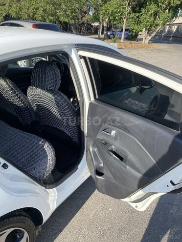 Kia Rio-13