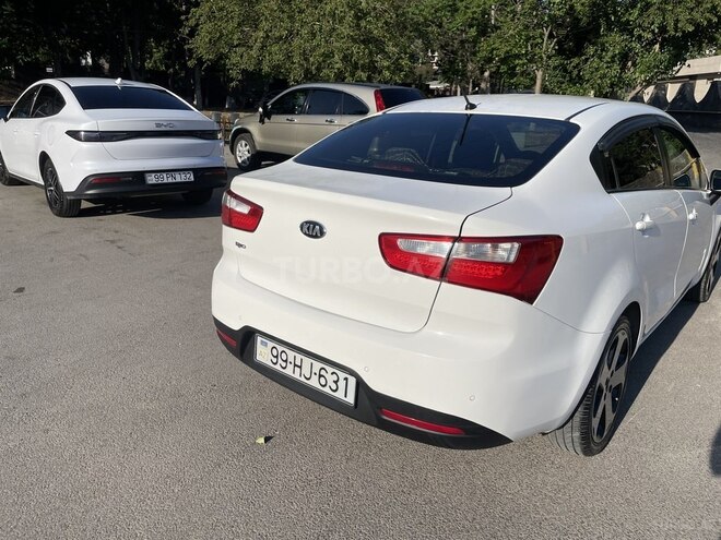 Kia Rio-12