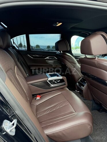 BMW 740-6