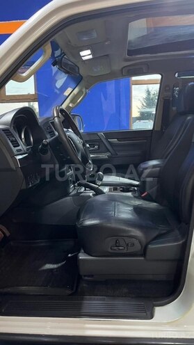 Mitsubishi Pajero-16