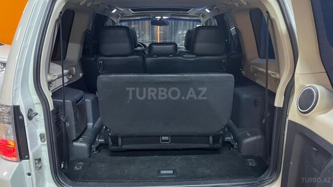 Mitsubishi Pajero-20