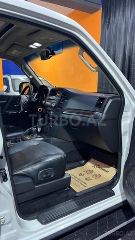 Mitsubishi Pajero-15
