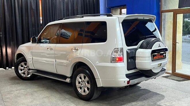Mitsubishi Pajero-9