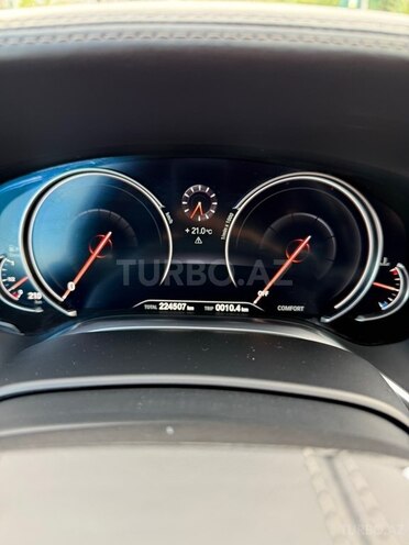 BMW 740-16